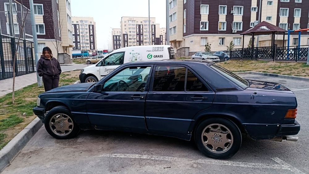 Мерседес 190 Е200