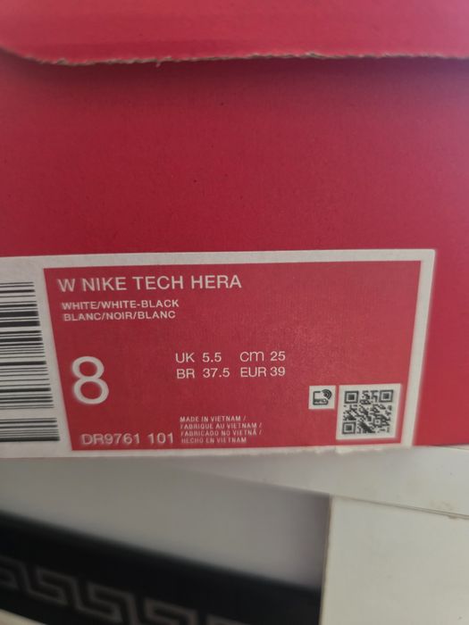 Nike tech hera N39