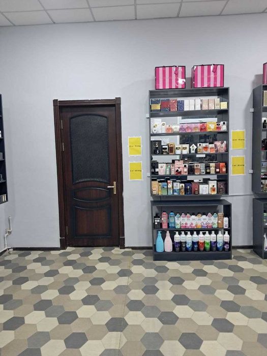 Продаются полки в магазин на стены и на пол