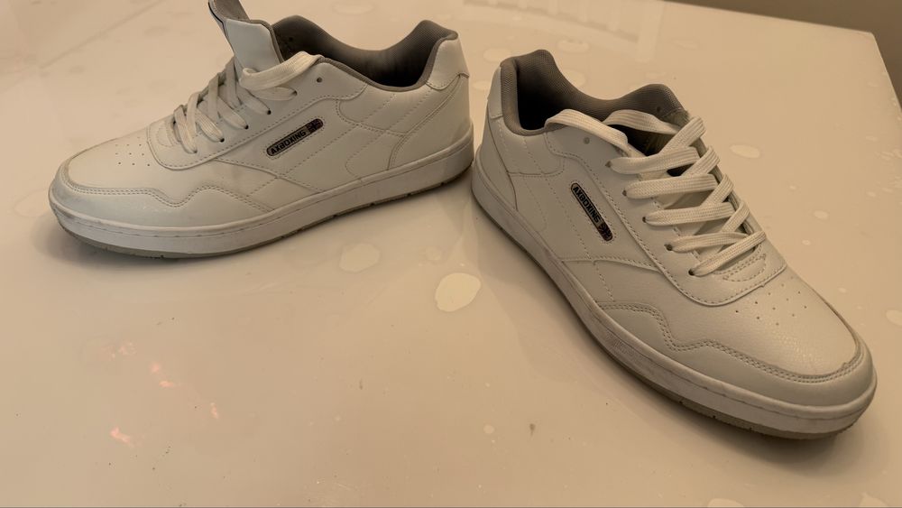 Vand adidasi Ax Boxing A9203-18 marimea 44 ieftin