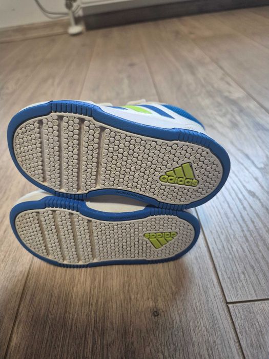 Маратонки Адидас