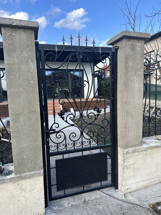 Пройзводство на ковани порти,огради,парапети и метални конструкций