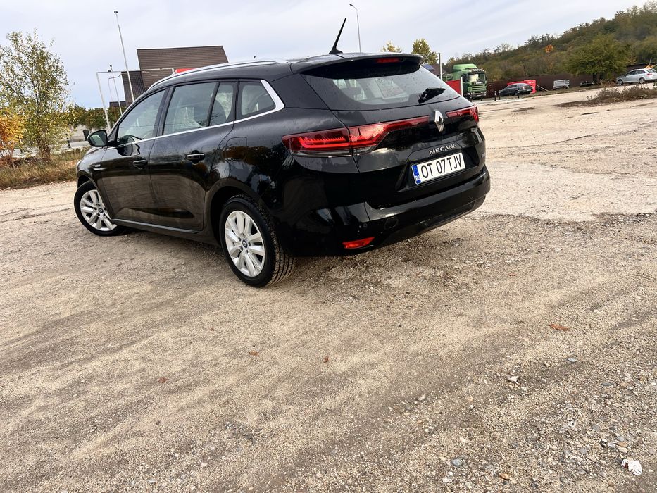 RENAULT Megane 2022 — imagine 2