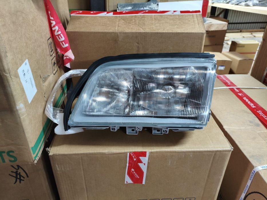 Продаю передние Фары Мерседес W202/S202