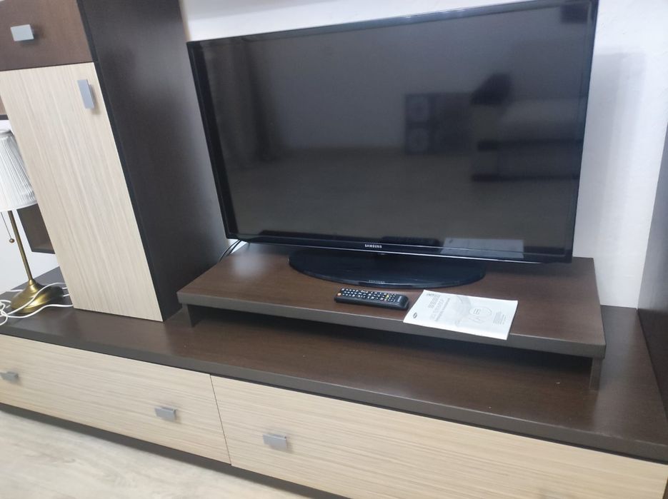 Продам телевизор диагональ 105 Samsung
