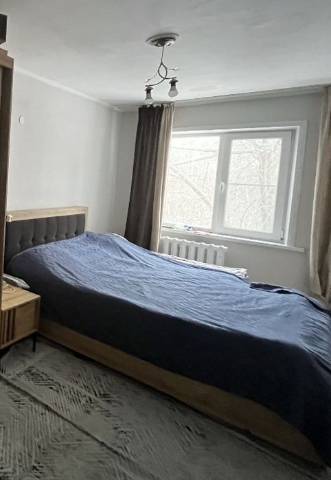 Кровать двуспальная с матрасом