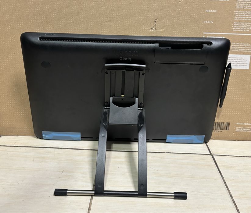 MDM vinde: Tableta grafica Wacom Cintiq 22 DTK-2260.