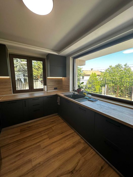 Дава се под наем Къща в Варна, Левски - 150 кв.м за 2000 € - Снимка #2