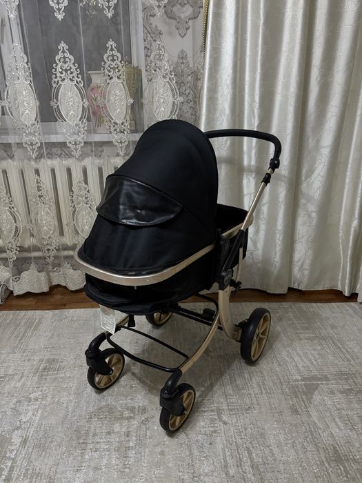 Коляска черный классический
