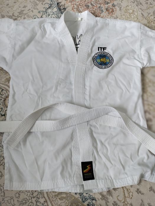 Тайквандо формасы сатылады