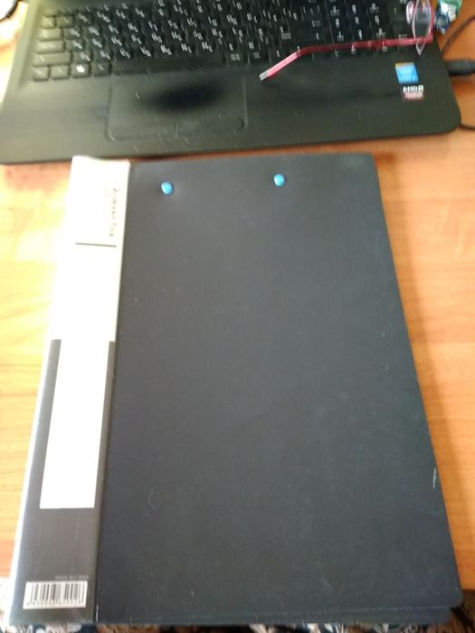 Папки для бумаг разные