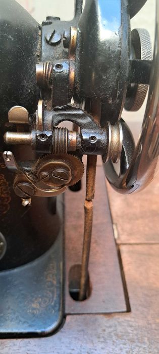 Антична шевна машина Haid & Neu от фабриката в Karlsruhe