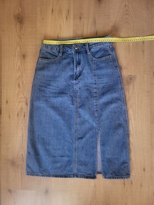 Дънкова пола с цепка