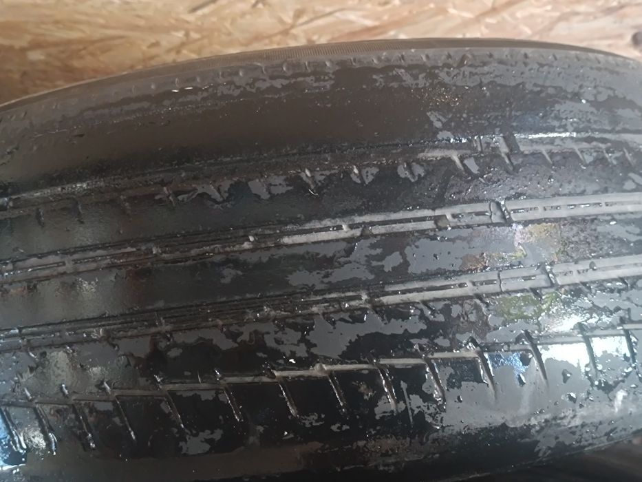 Продам резину б.у 16 размер