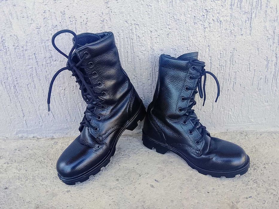 Продается берцы.