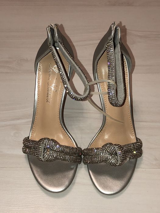 Босоножки вечерние со стразами