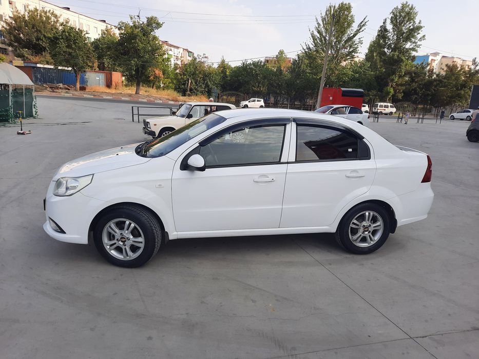 NEXIA 3 ок срочно сотилади