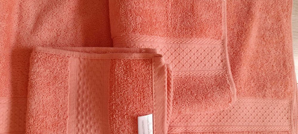 Три броя нови  хавлии