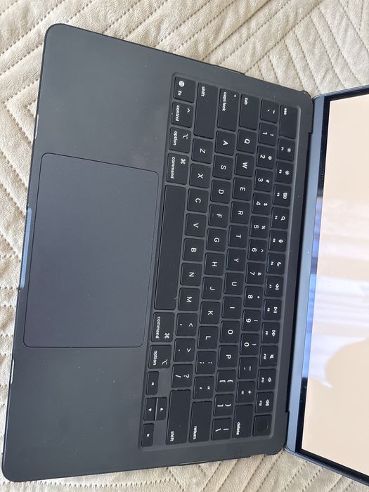 Макбук air m4 16/256