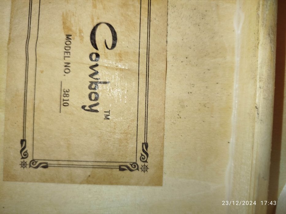 Gitara sotiladi papkasi bilan