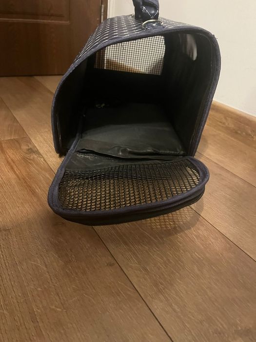 Vand geanta de transport pentru caini si pisici