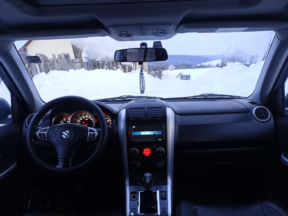 Vând Suzuki grand Vitara 2009