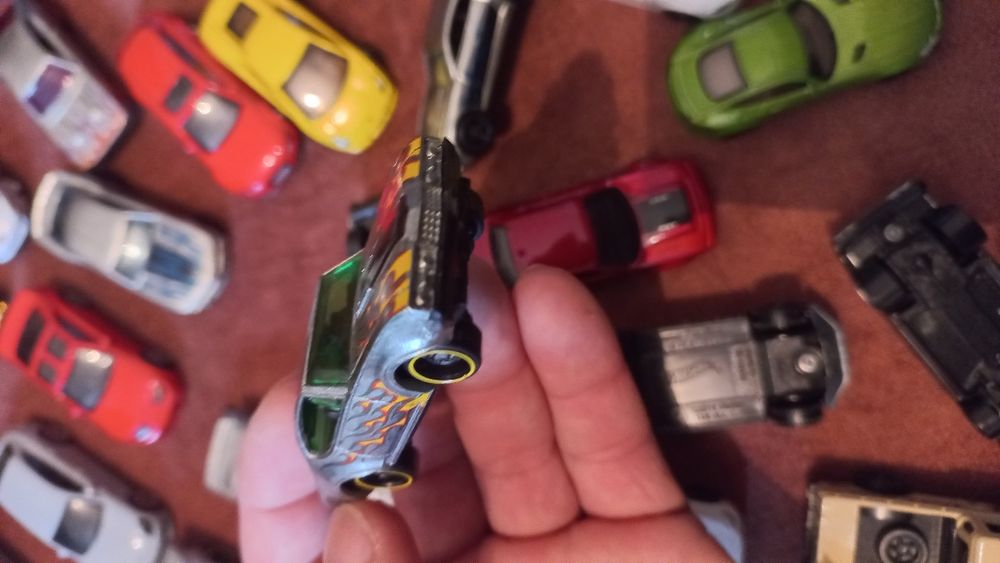 Модельки жилезные новые Hot Wheels