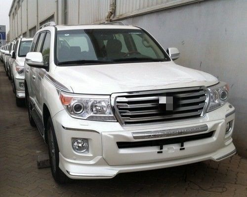 Стекла фар  Tayota land Cruiser 200
