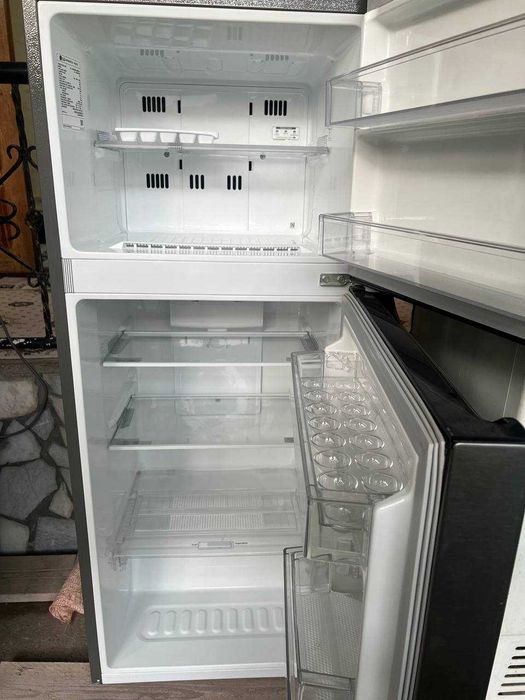 Продается холодильник LG GN-B272SLCL.