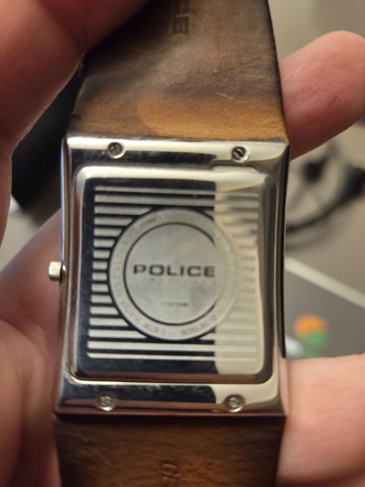 Стилен часовник Police