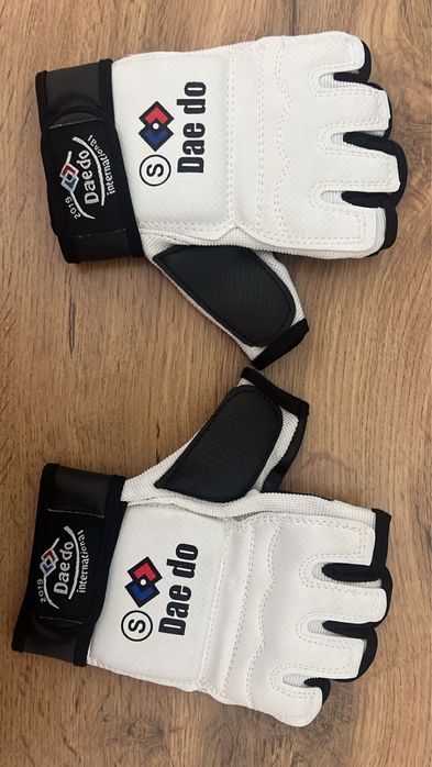 Продам вещи для тхэквондо