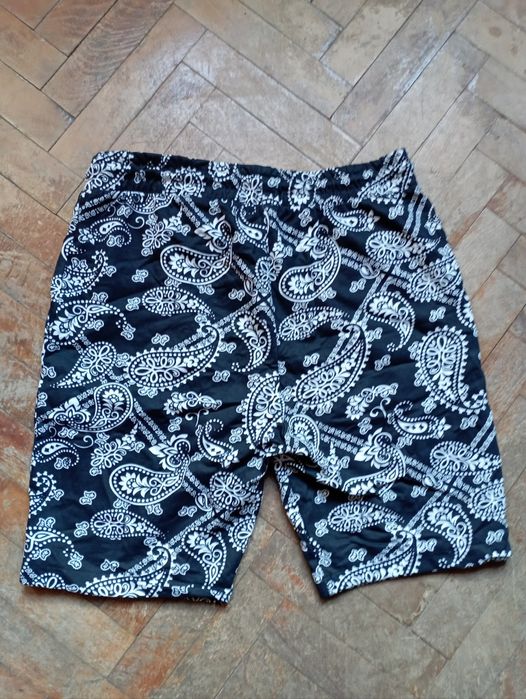 Дрешки,които просто си търсят нов притежател