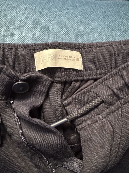 Pantaloni casual Zara 140