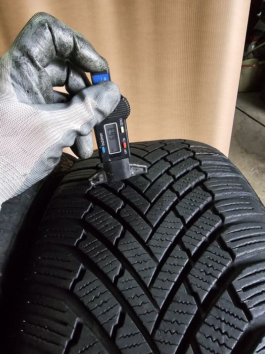 2 anvelope iarna 225 50 17 Continental  6.8mm 2019