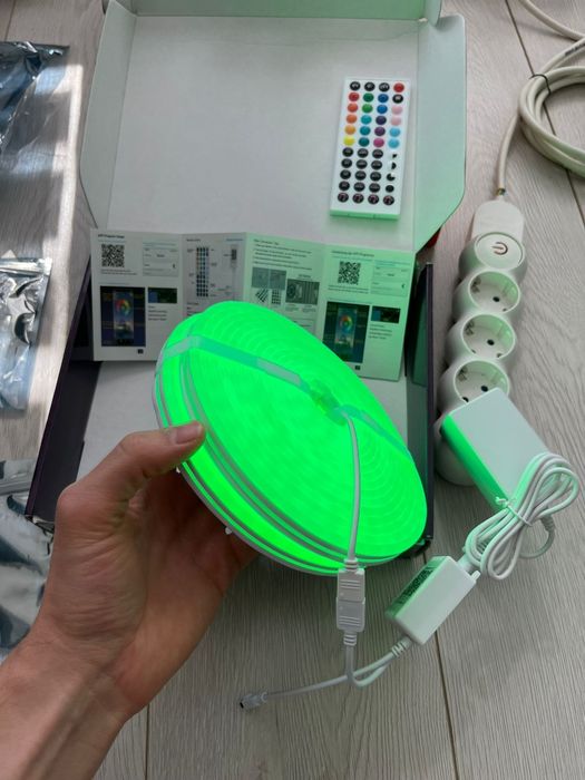 Banda led smart bluetooth rgb 10m cu priza si telecomanda waterproof