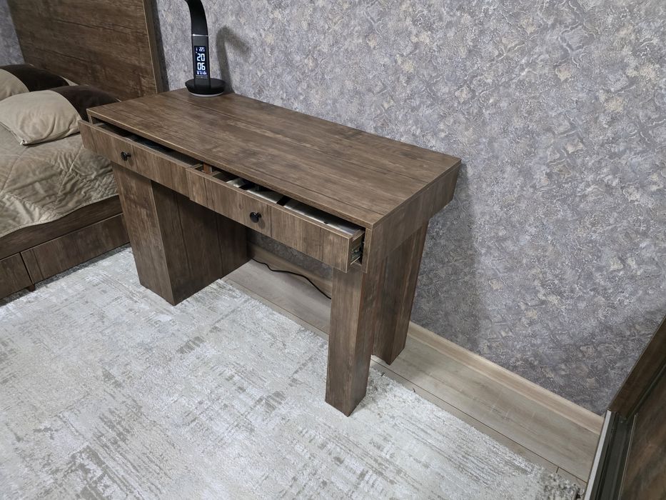 Продаётся кровать 120×200 +ортопедический матрас +письменный стол