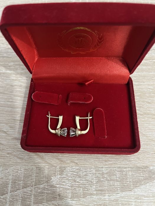 Золото. Золотые серьги 4,45 гр.