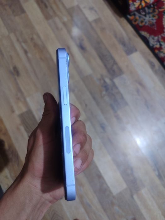 Iphone 14.  128 / 100%
