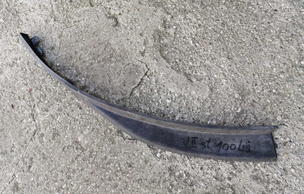 extensii - spoiler sub bara Opel Astra J 50 lei