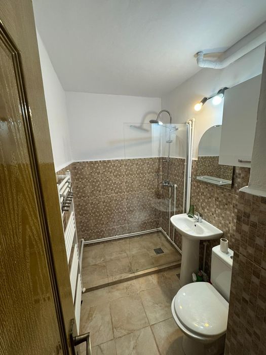 Garsonieră de închiriat