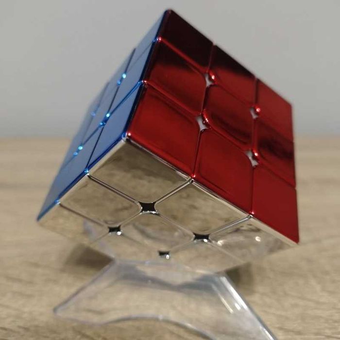 Магнитно кубче Рубик