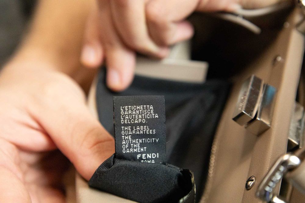 Чанта! РЯДЪК МОДЕЛ: Fendi Peekaboo от естествена кожа с косъм (8BN293)