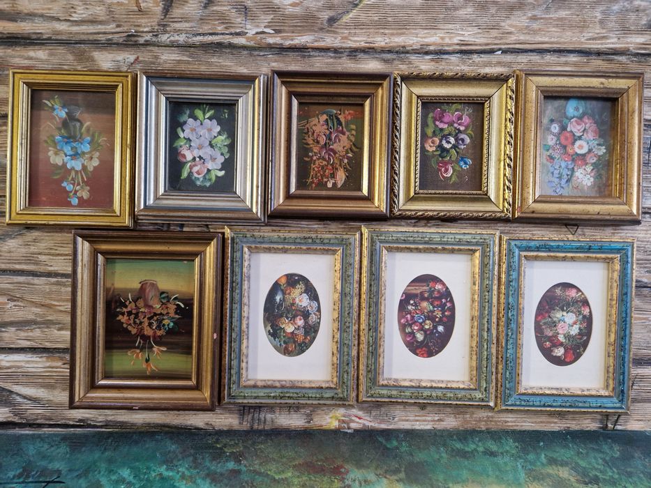 Картини с флорални акценти