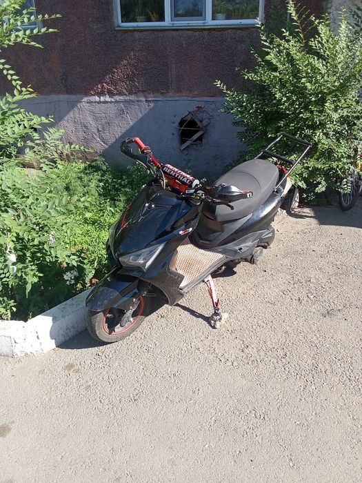 Продам скутер м8 про