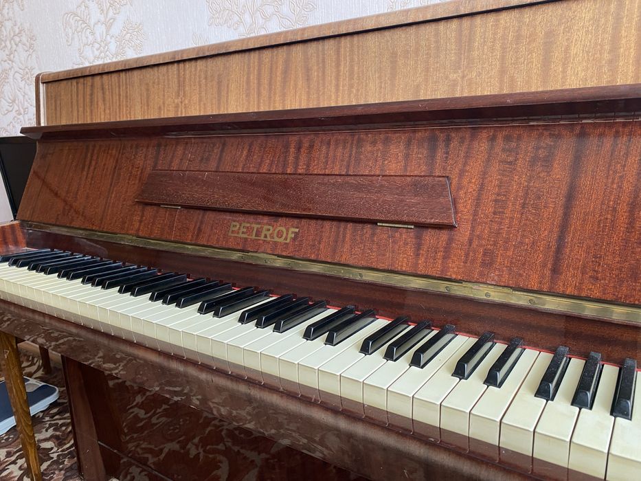 Пианино чешское PETROF