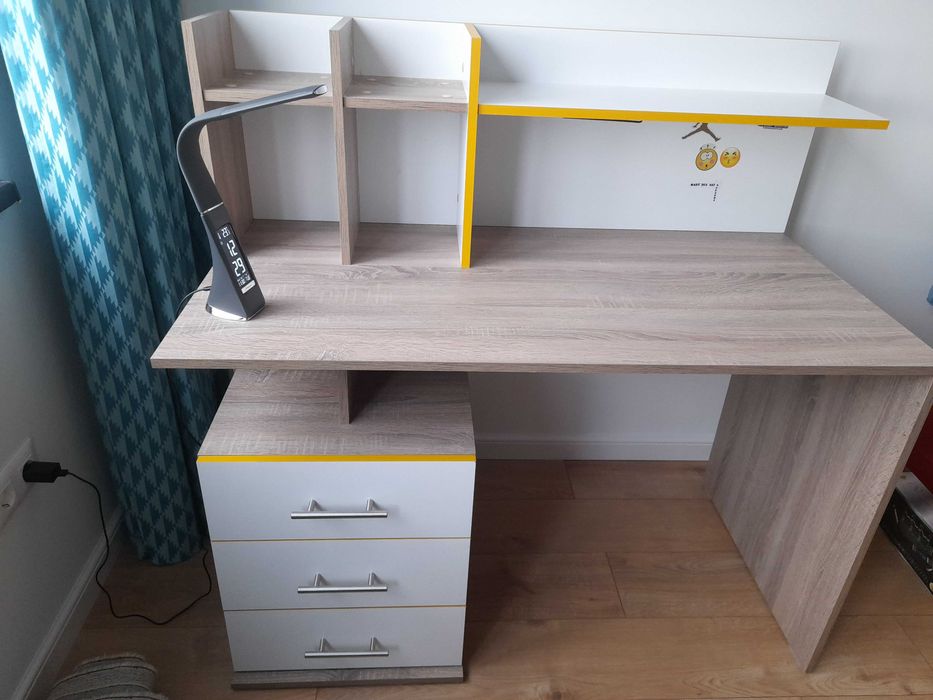 Бюро, Офис работна маса с полица/рафт (Явор) и Гардероб тип секция