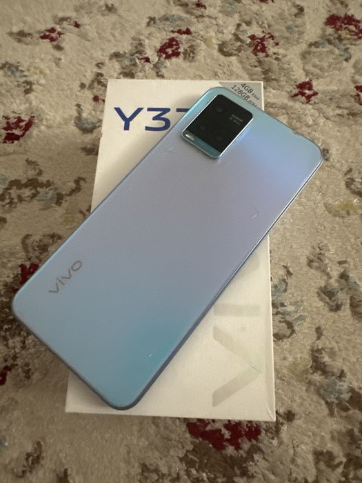 Продаю телефон Vivo Y33s