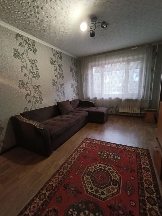 1-ком кв 7 мкр 1 эт, не угл