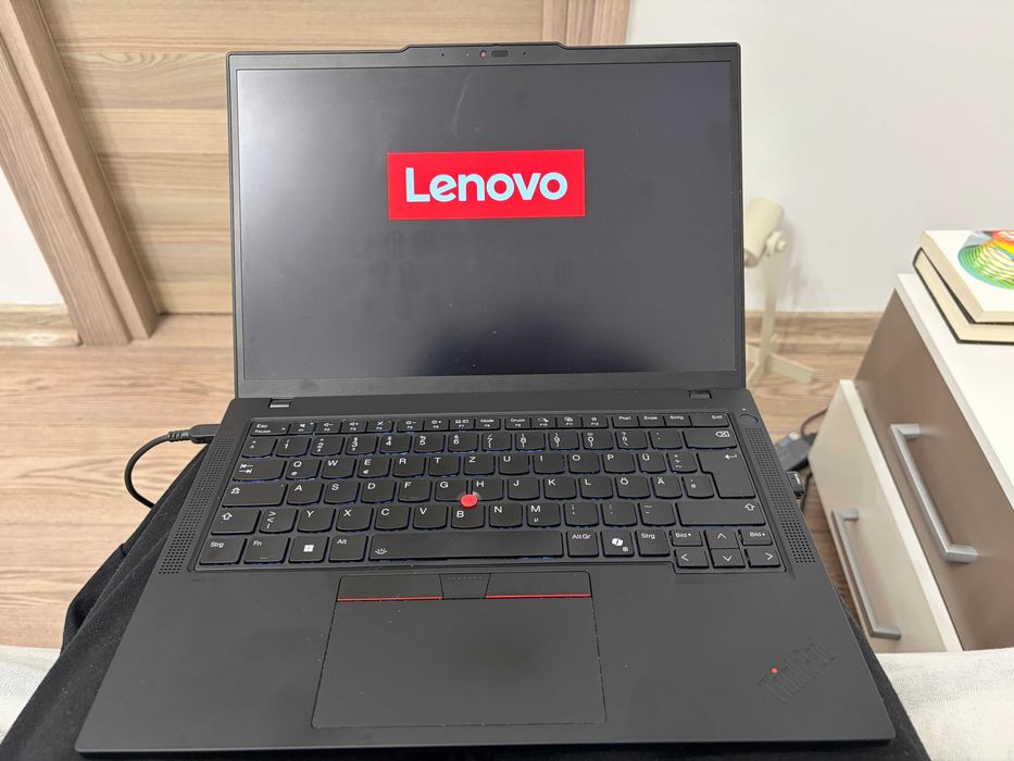 Laptop Thinkpad P14s Gen 5 (32GB, 1TB, Ryzen 7 Pro 16 Nuclee, Portabil 1.61kg)