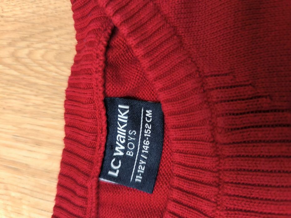 Класически пуловер за момче, размер 146–152.